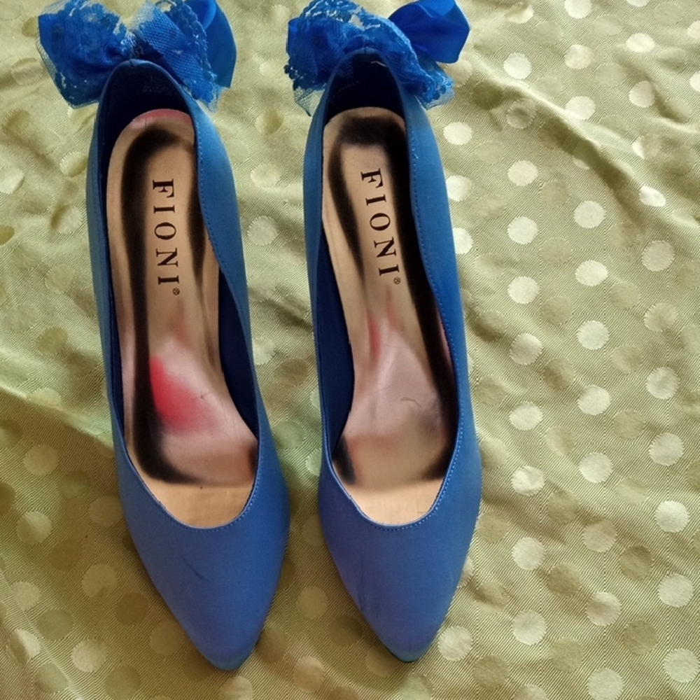 FIONI Clothing Vibrant Blue Satin Heels